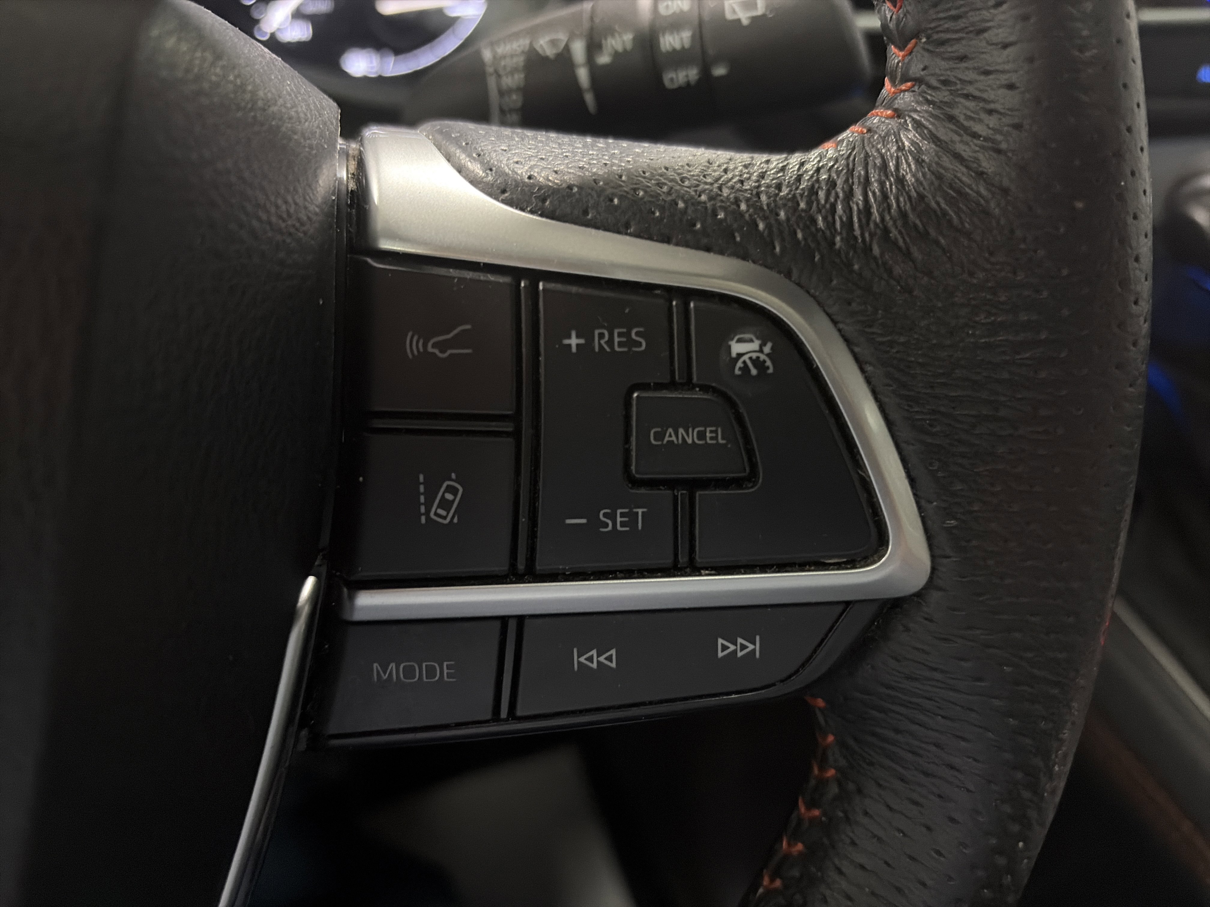 Used 2023 Toyota Sienna XSE w/ XSE Plus Package image 18