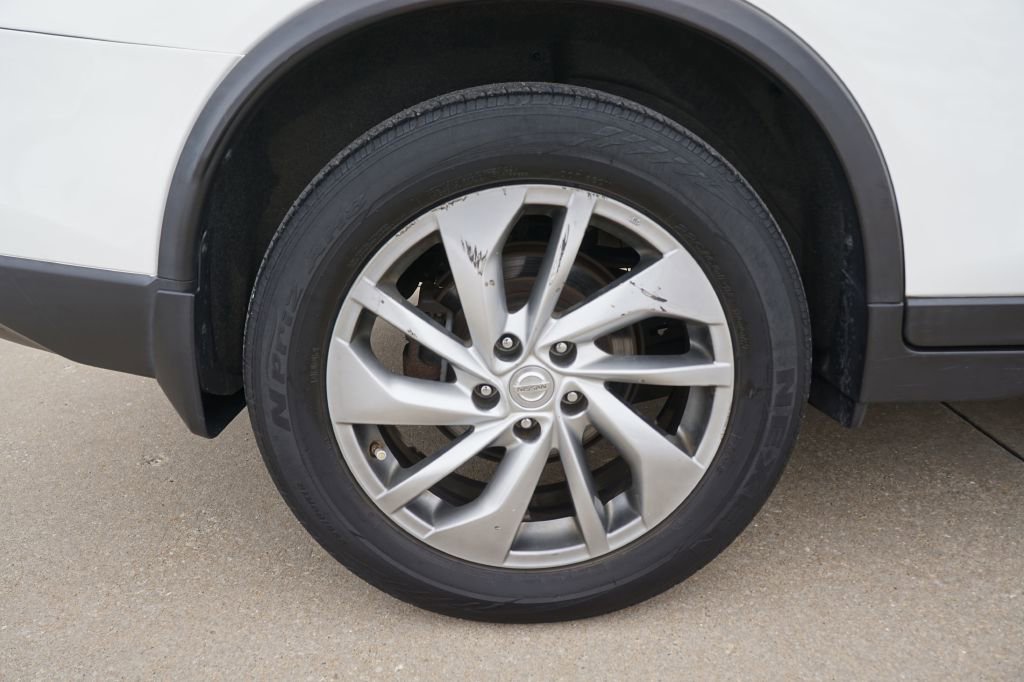 Used 2014 Nissan Rogue SL w/ SL Premium Package image 8