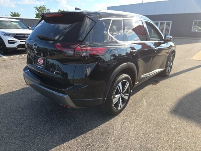 Used 2026 Nissan Rogue SL AWD/4WD image 6