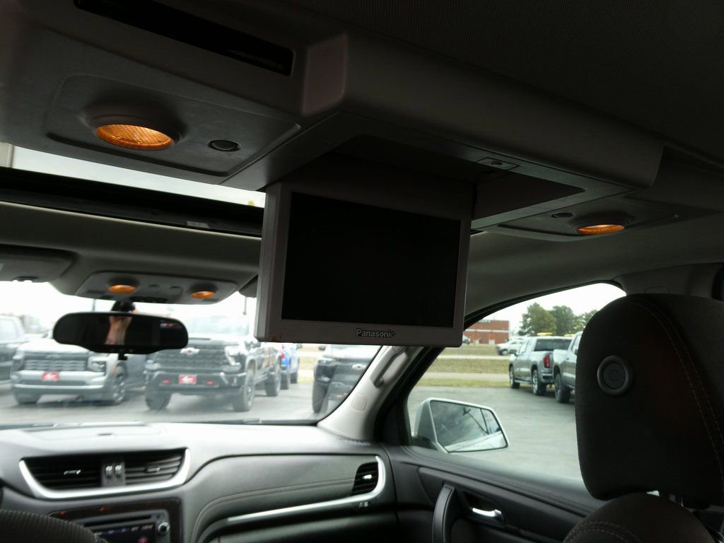 Used 2017 Chevrolet Traverse LT w/ Traveler's Package image 23