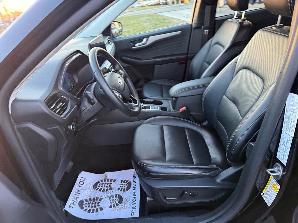 Used 2025 Ford Escape Platinum image 20