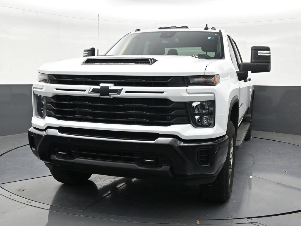Used 2025 Chevrolet Silverado 2500 Custom w/ Custom Value Package AWD/4WD image 8