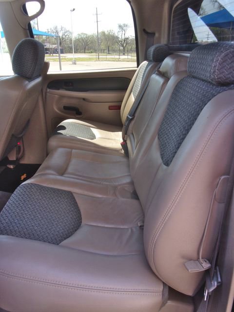 Used 2004 Chevrolet Avalanche Z71 w/ Preferred Equipment Group AWD/4WD image 19