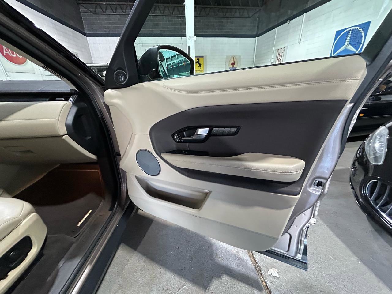 Used 2018 Land Rover Range Rover Evoque SE AWD/4WD image 20