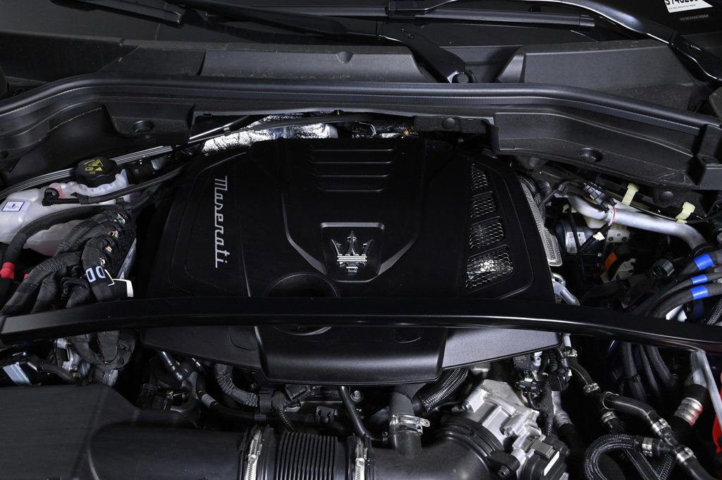 Used 2025 Maserati Grecale Modena image 28