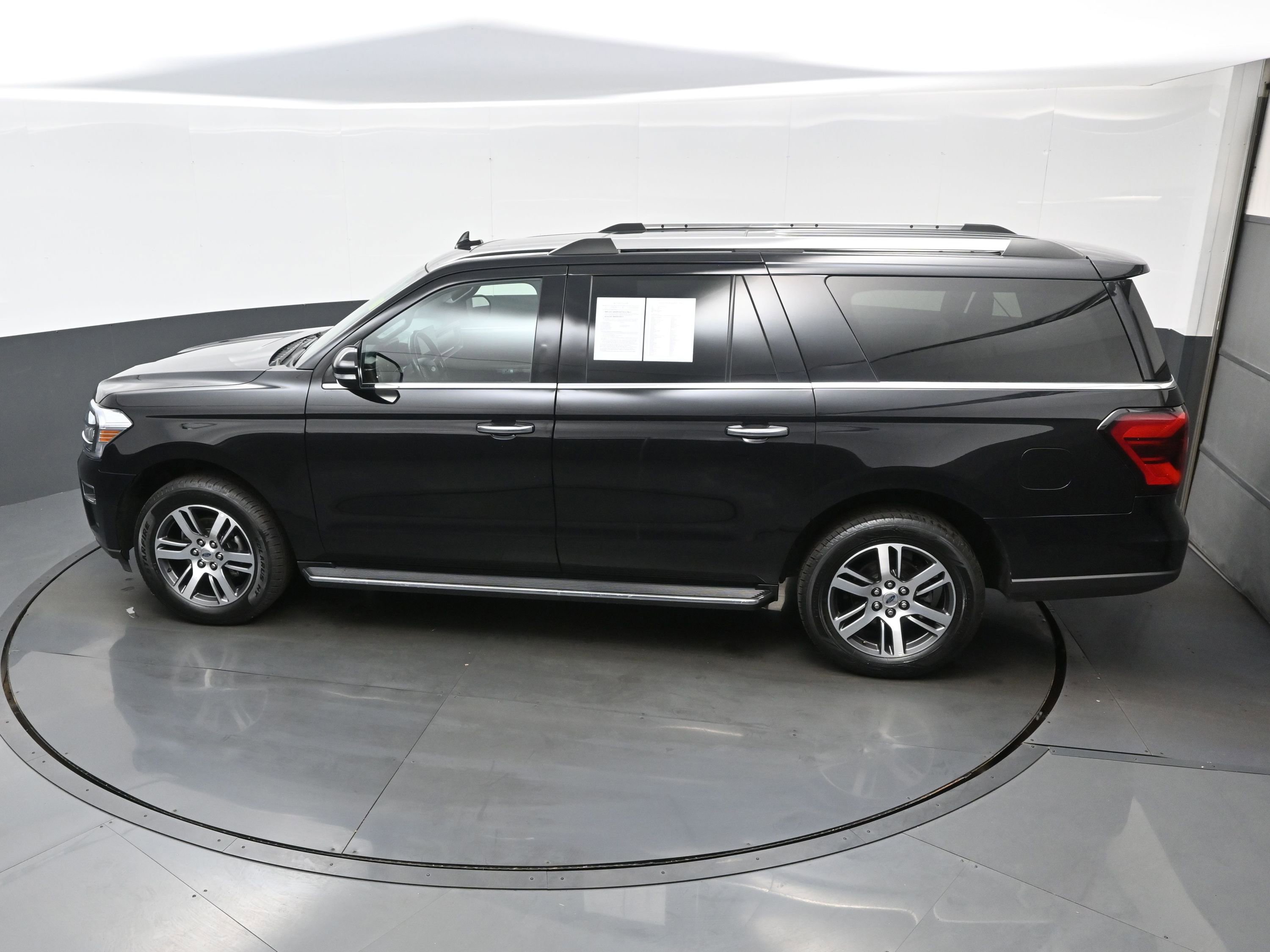 Used 2022 Ford Expedition Max Limited image 38