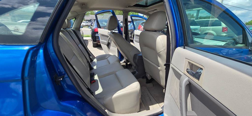Used 2010 Ford Focus SEL FWD image 13