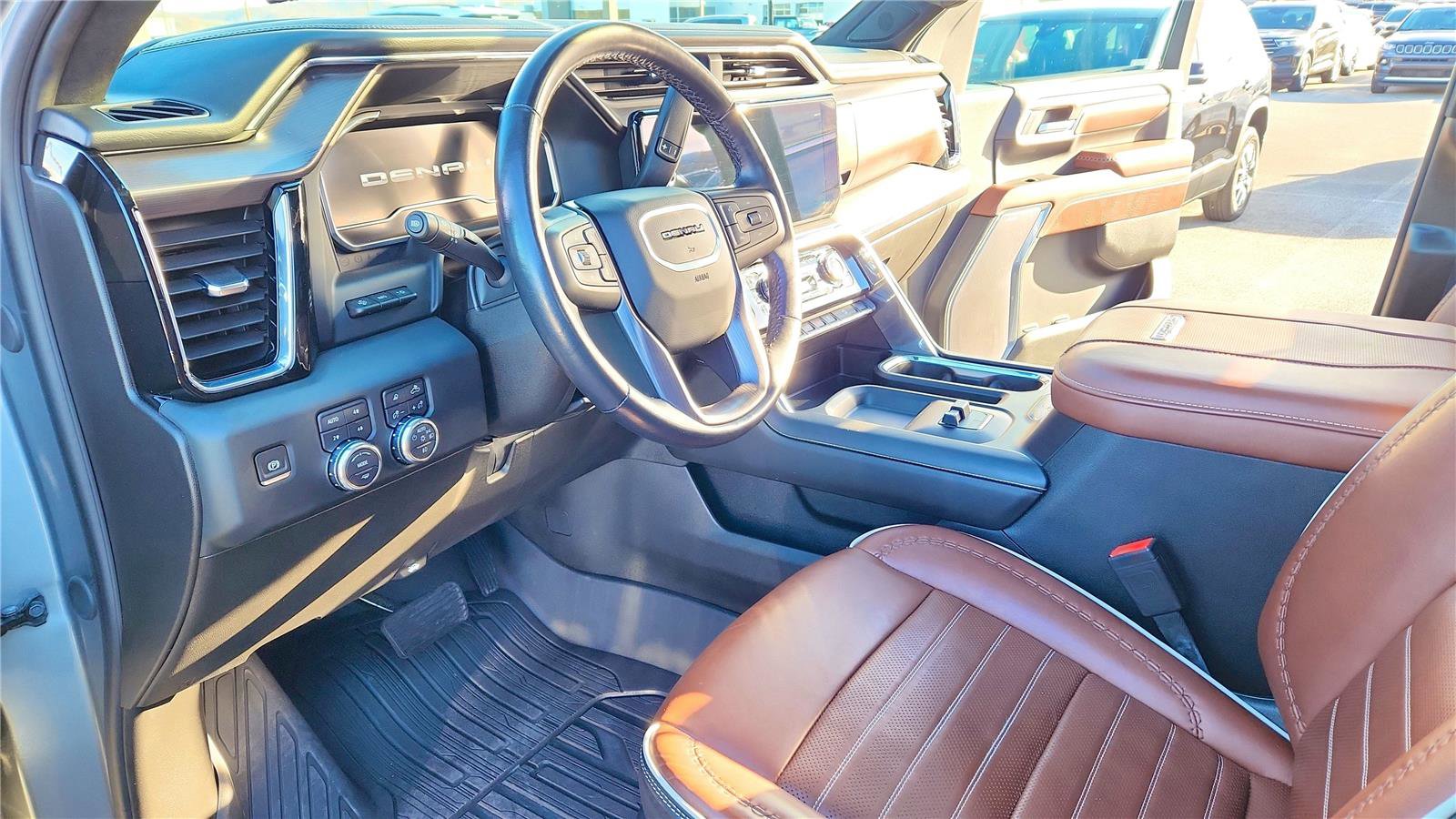 Used 2024 GMC Sierra 2500 Denali Ultimate image 10