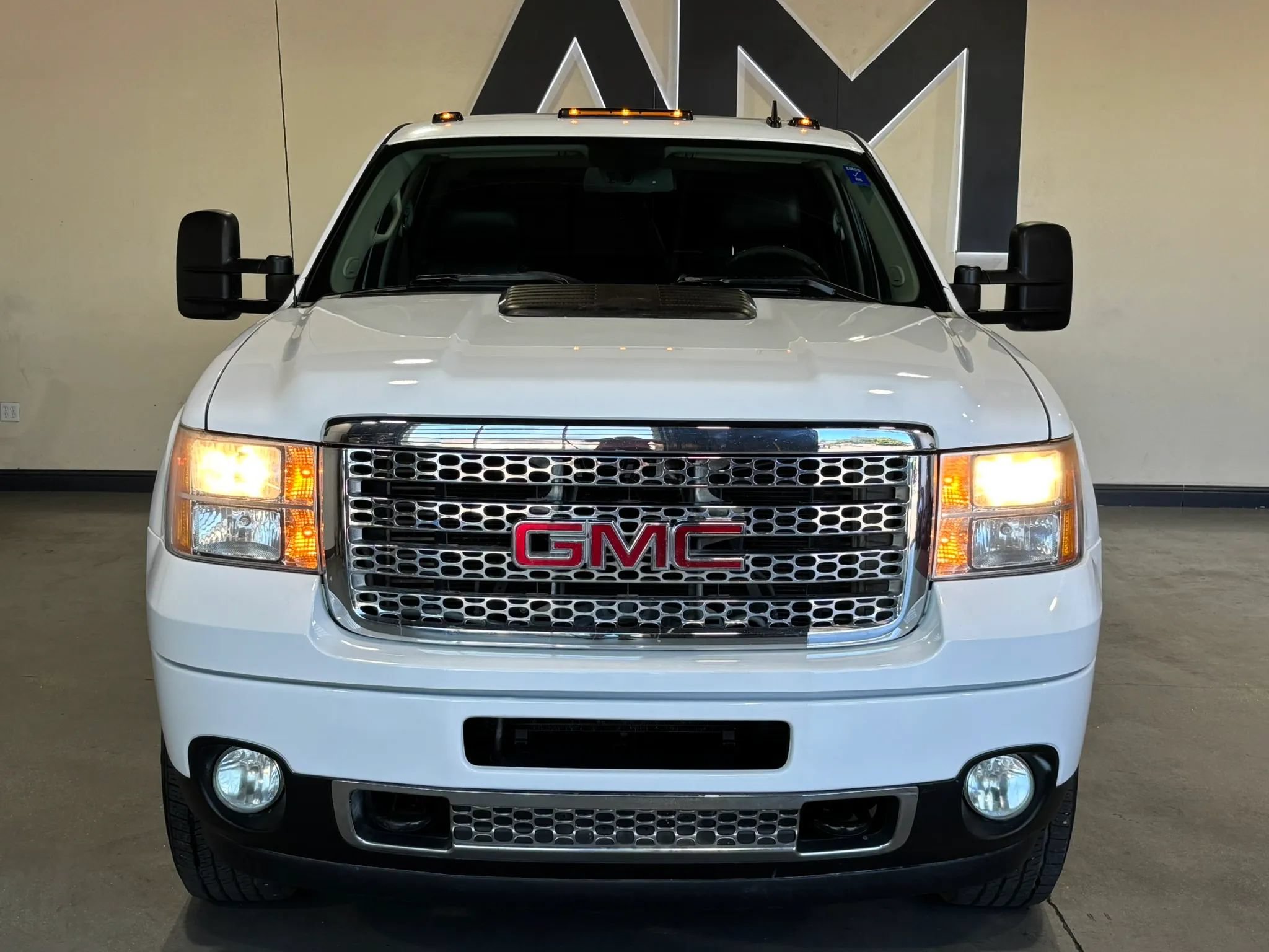 Used 2011 GMC Sierra 3500 Denali AWD/4WD image 2