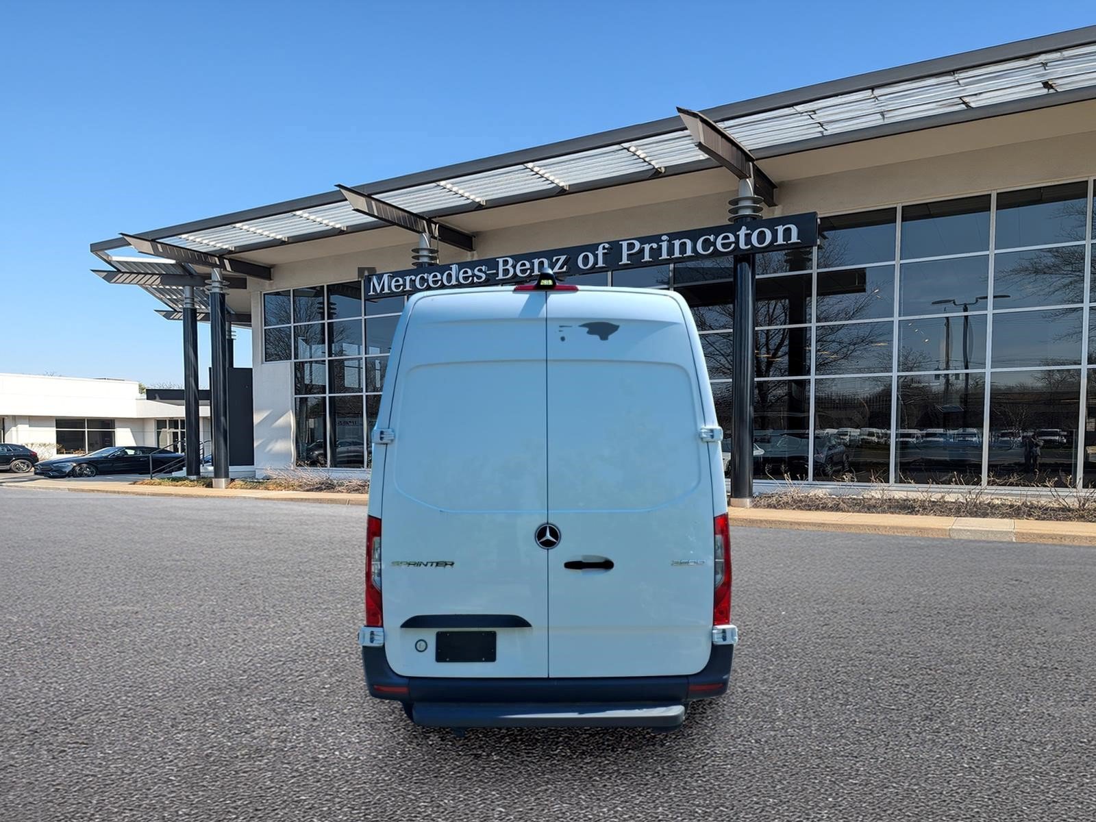 Used 2024 Mercedes-Benz Sprinter 2500 image 4