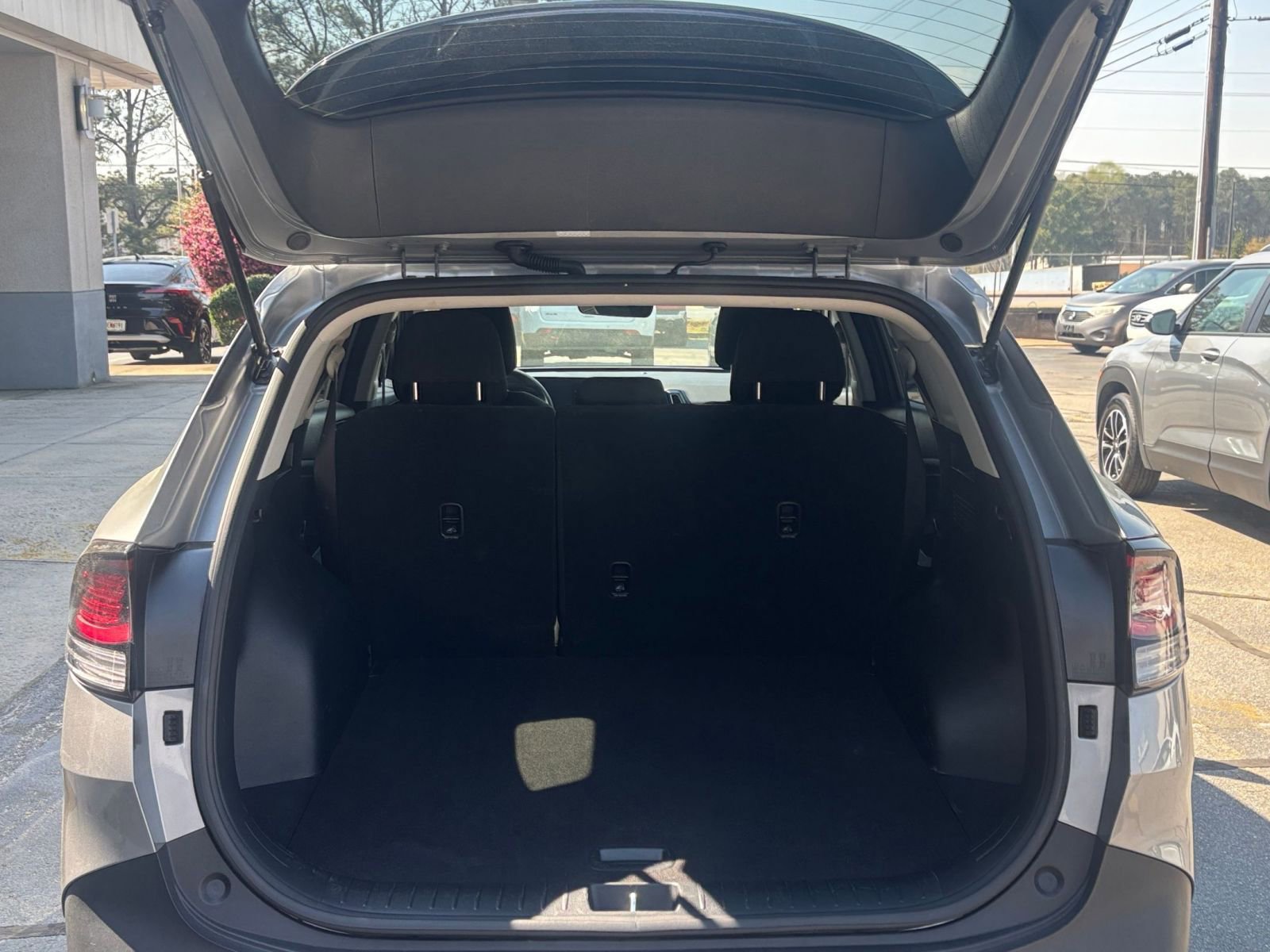 Used 2025 Kia Sportage LX image 30