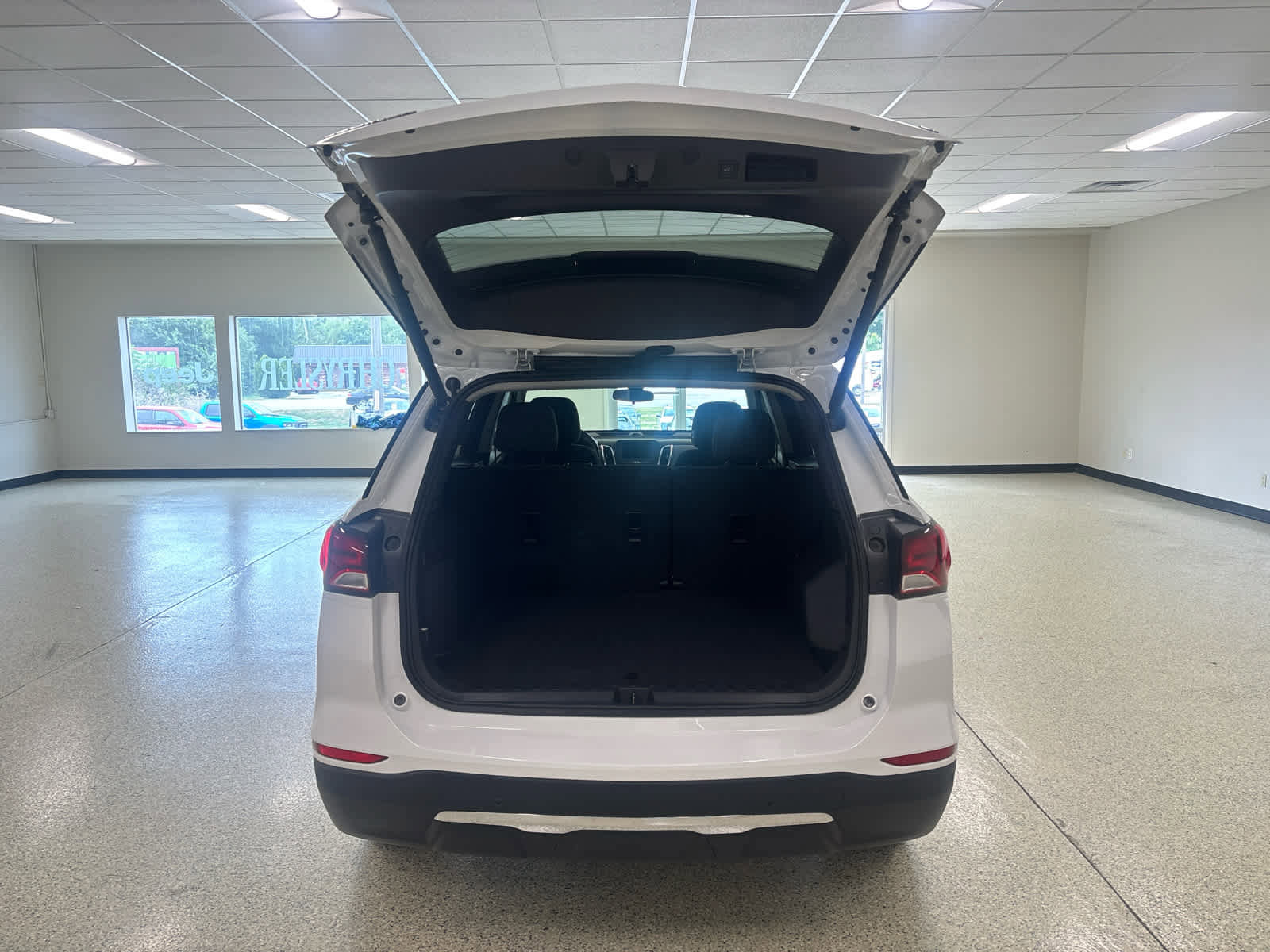 Used 2023 Chevrolet Equinox LT image 15