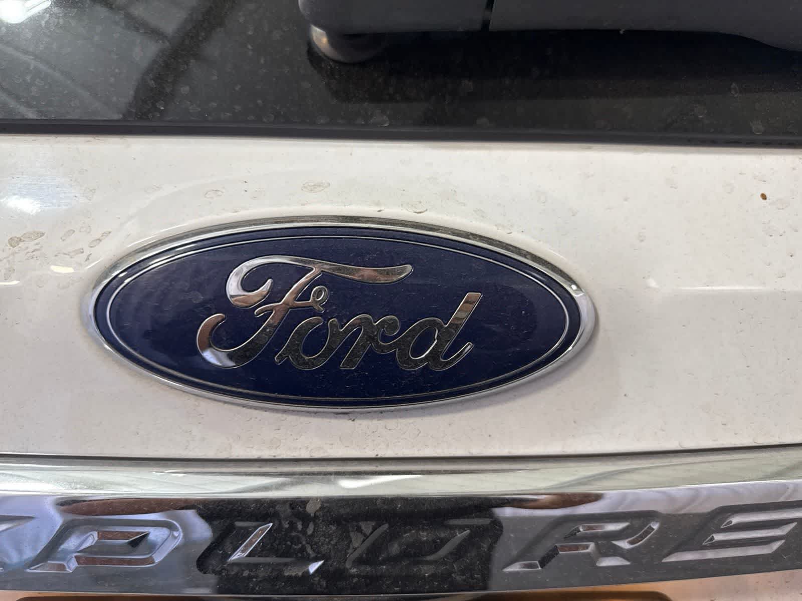 Used 2016 Ford Explorer XLT w/ Equipment Group 201A AWD/4WD image 11