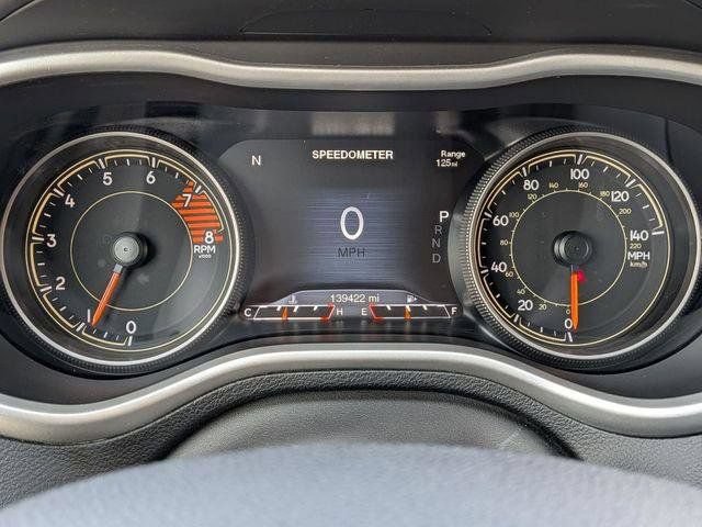 Used 2018 Jeep Cherokee Overland AWD/4WD image 16