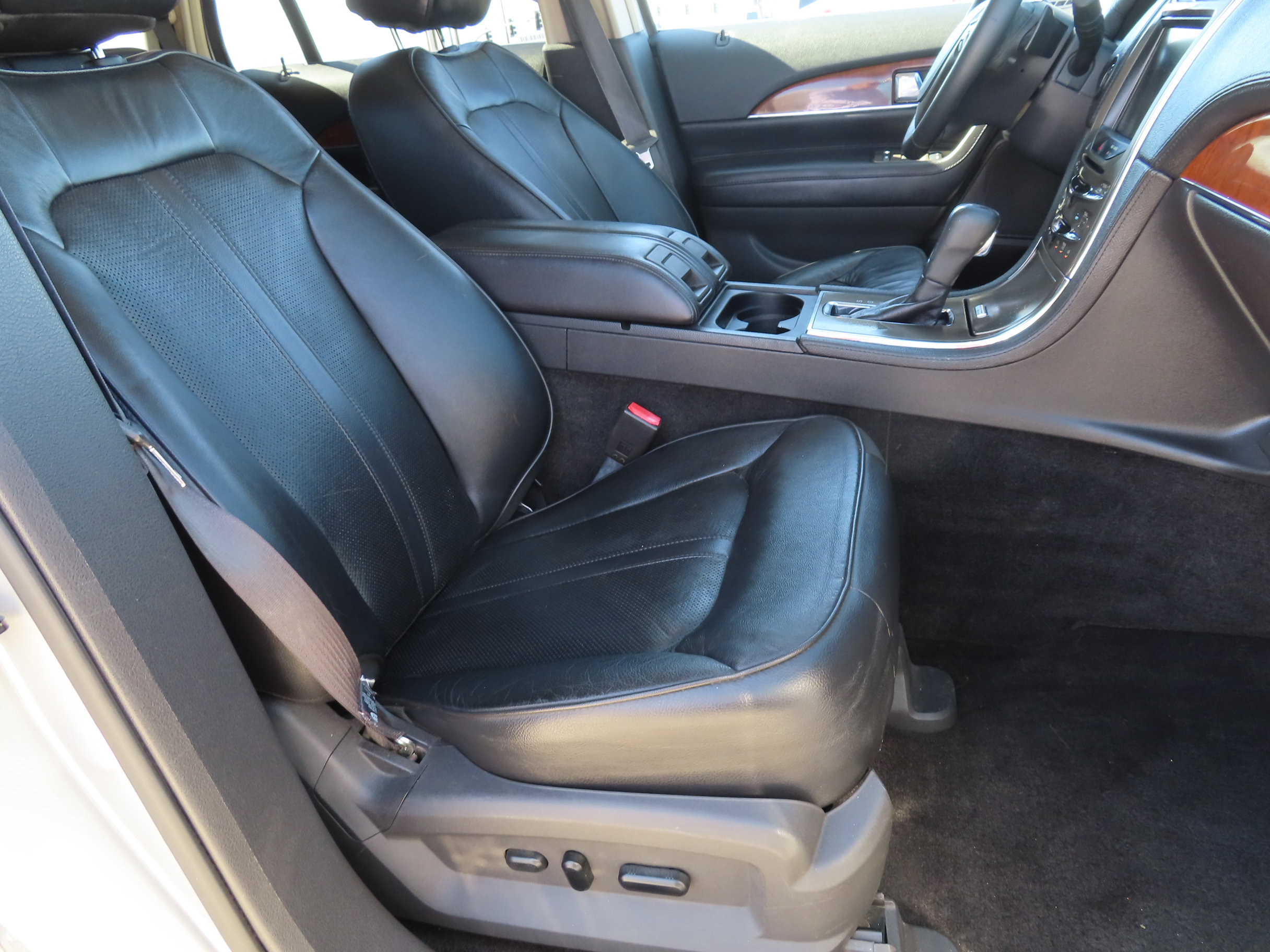 Used 2013 Lincoln MKX FWD image 16