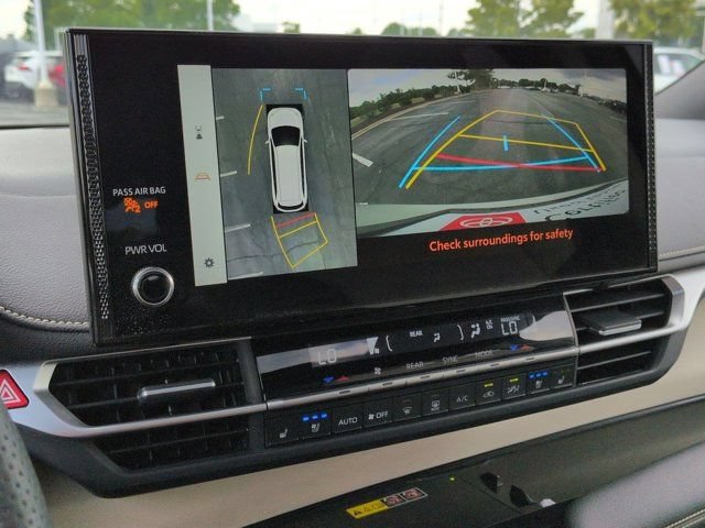 Certified 2025 Toyota Sienna Platinum AWD/4WD image 14