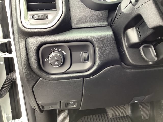 New 2026 RAM 2500 Tradesman w/ Chrome Appearance Group AWD/4WD image 15