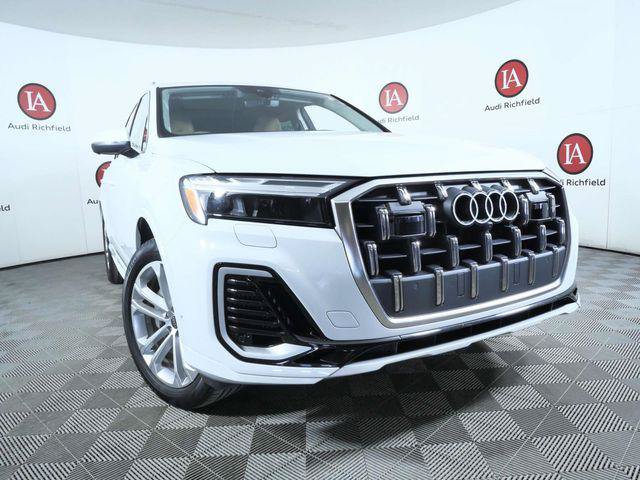 Used 2025 Audi Q7 3.0T Premium Plus AWD/4WD image 2
