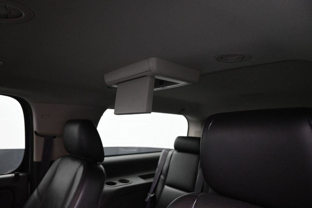 Used 2014 Chevrolet Suburban LTZ AWD/4WD image 27