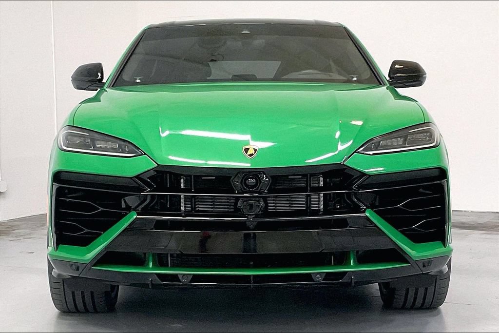 Used 2025 Lamborghini Urus SE AWD/4WD image 2