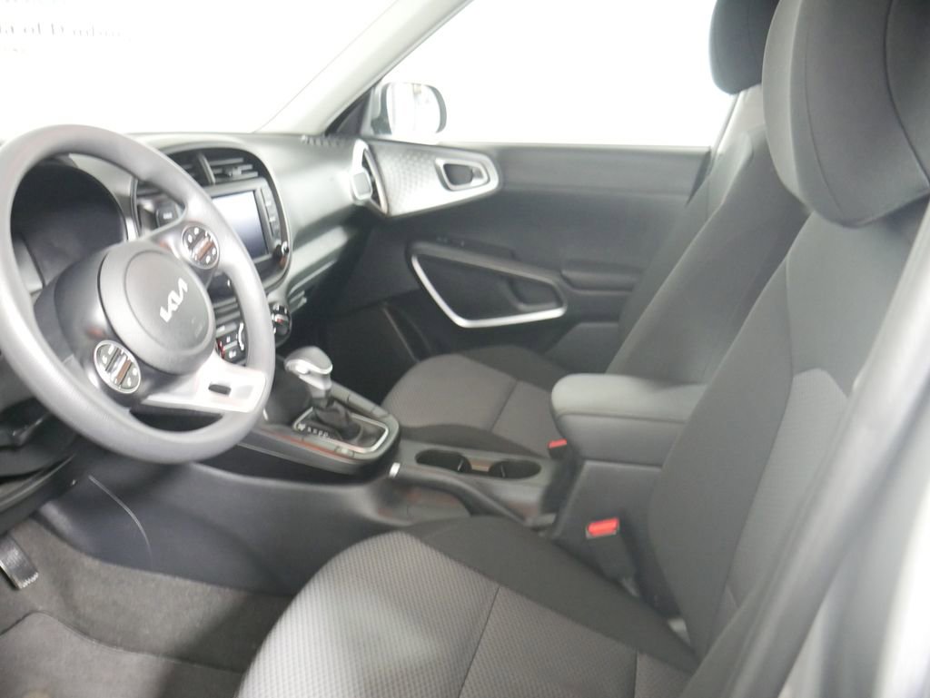 Used 2023 Kia Soul LX w/ LX Technology Package FWD image 15
