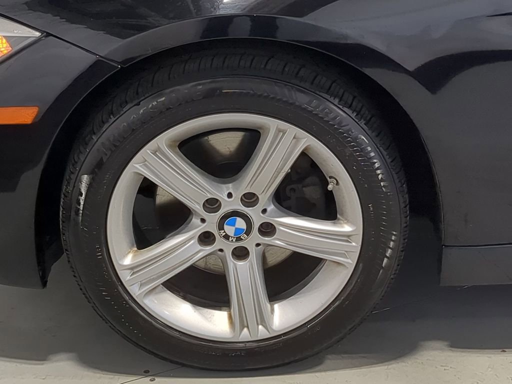 Used 2014 BMW 320i xDrive Sedan AWD/4WD image 17