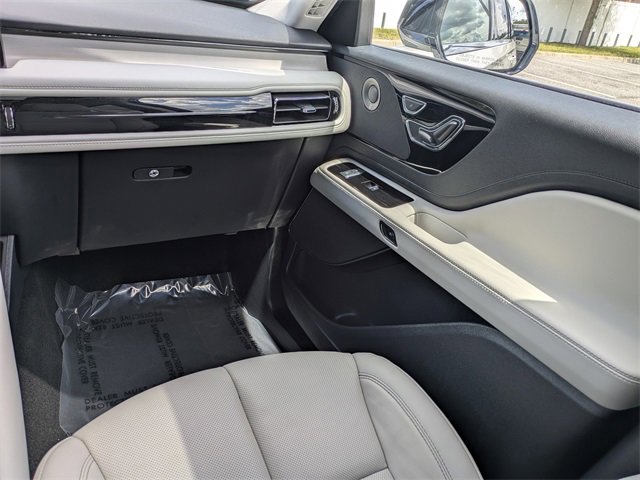 Used 2025 Lincoln Aviator Reserve w/ Illumination Package image 17