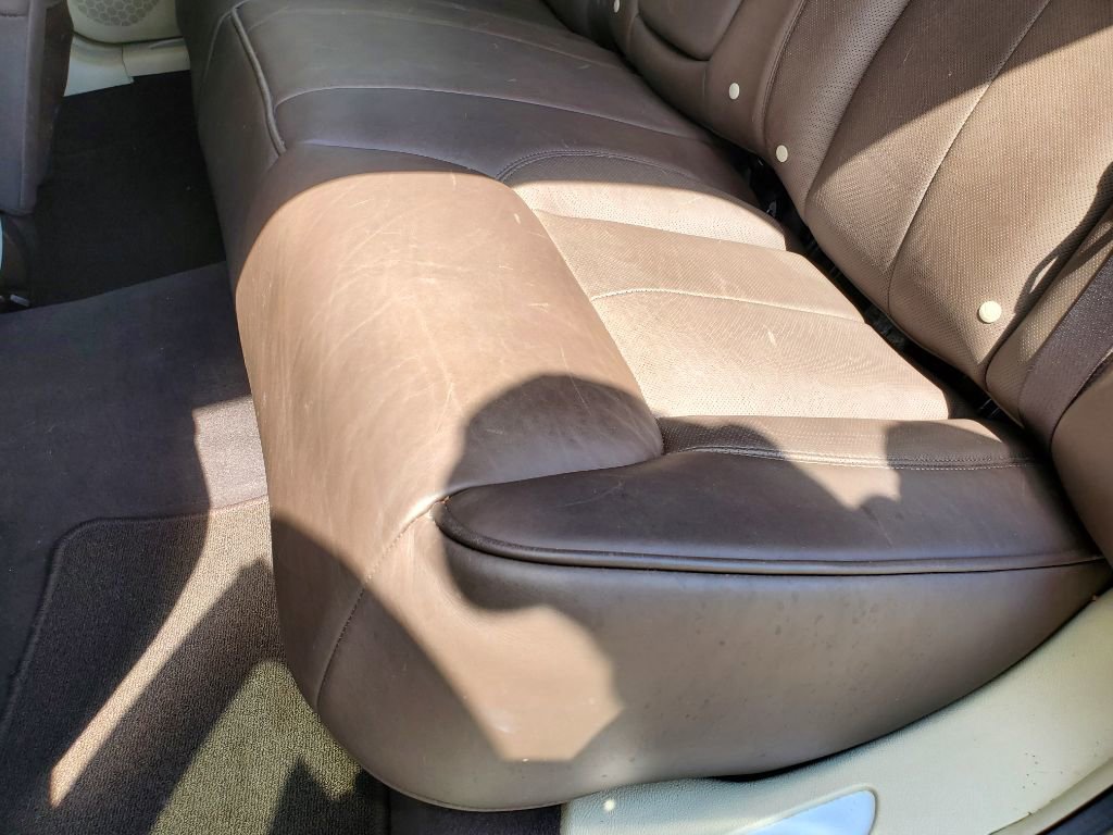 Used 2010 Cadillac DTS Platinum image 27