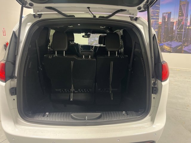 New 2025 Chrysler Voyager LX image 29