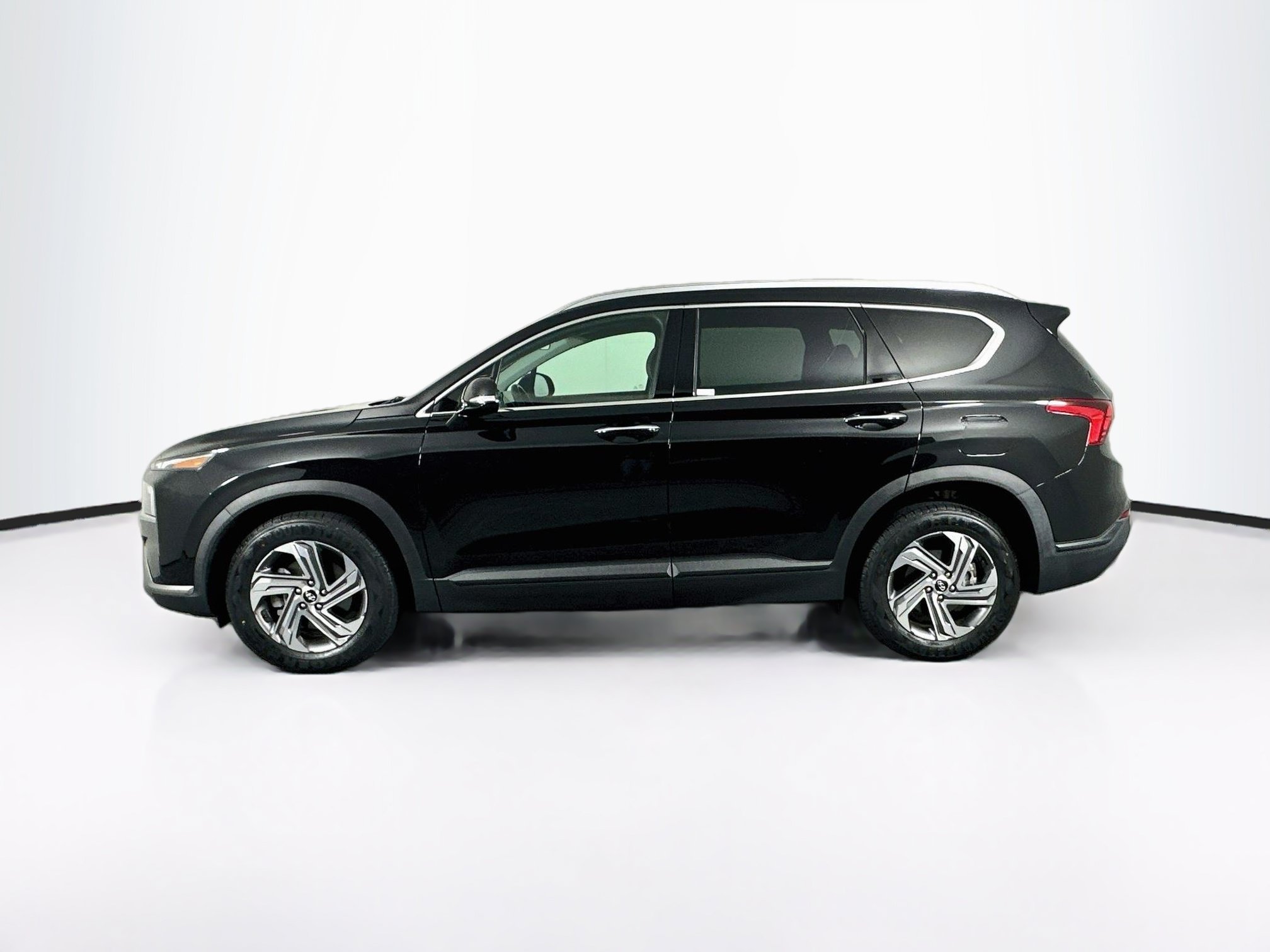 Used 2023 Hyundai Santa Fe SEL FWD image 4