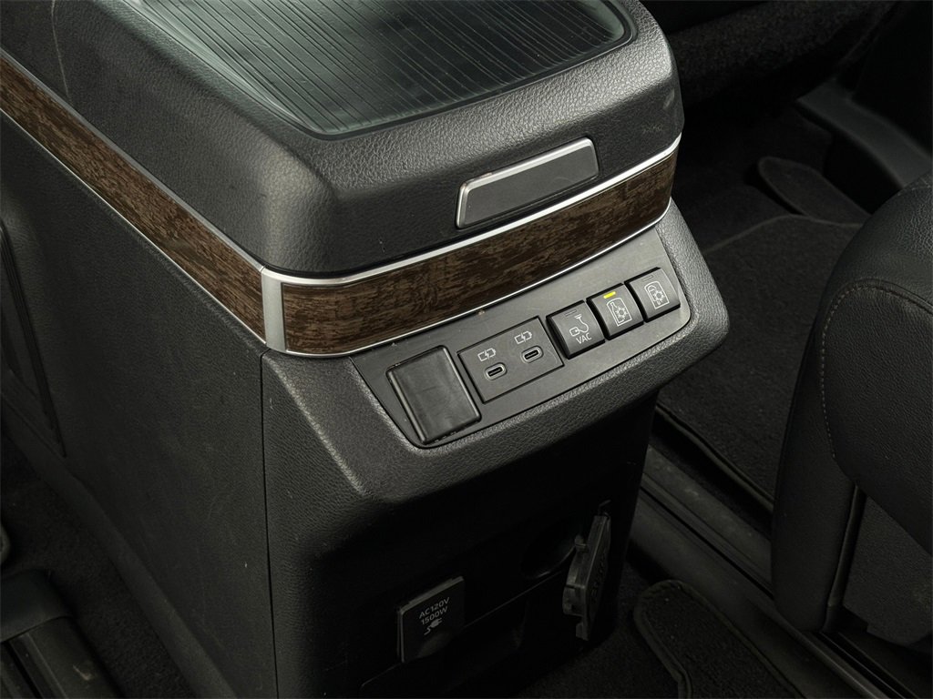 Certified 2025 Toyota Sienna Platinum image 33