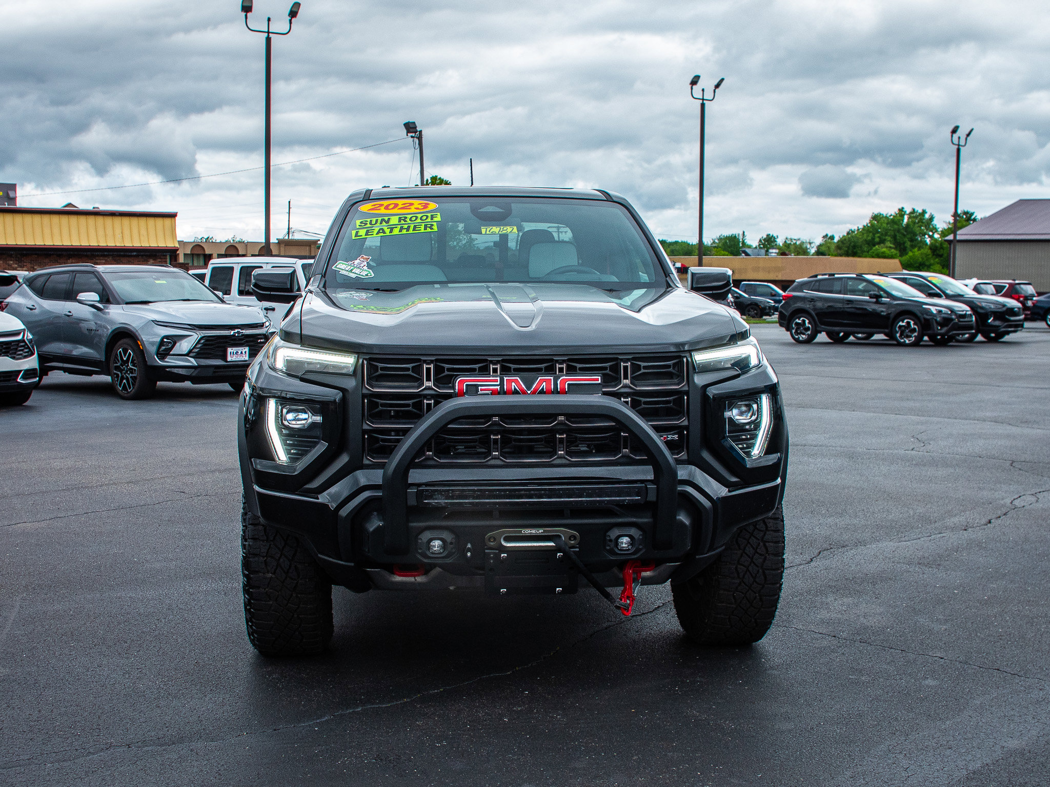 Used 2023 GMC Canyon AT4X w/ Edition 1 AWD/4WD image 3