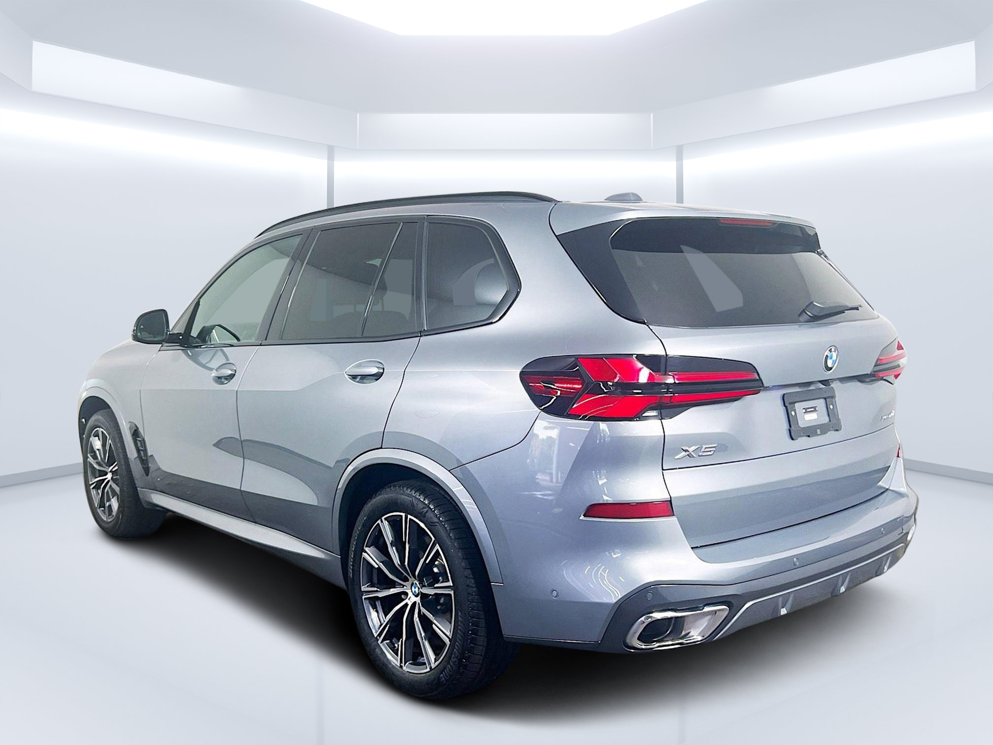 Used 2025 BMW X5 xDrive40i AWD/4WD image 5
