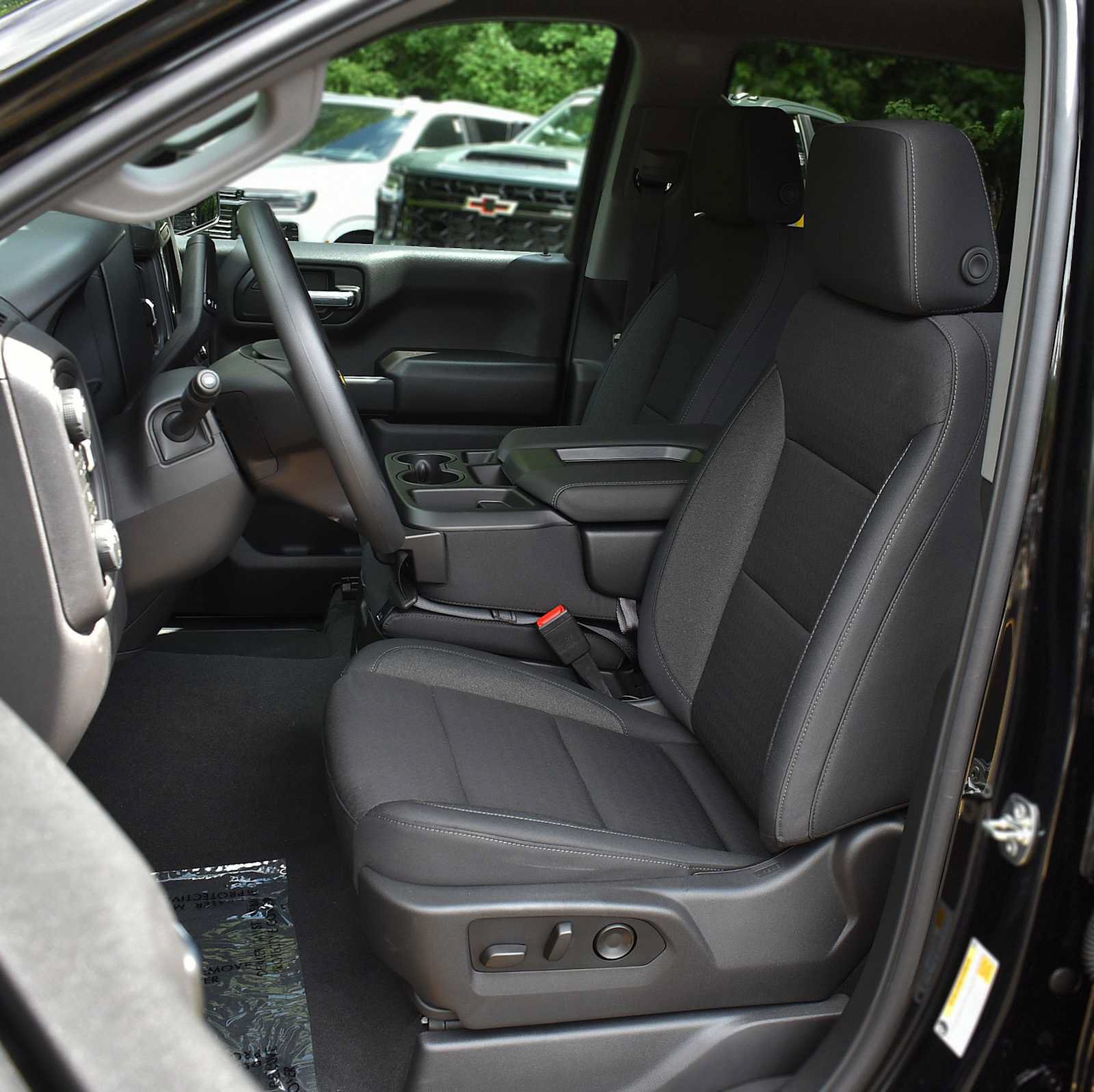 New 2026 Chevrolet Silverado 1500 Custom w/ Turbomax Blackout Package AWD/4WD image 9