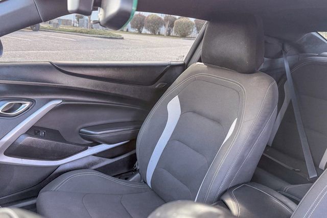 Used 2021 Chevrolet Camaro LT w/ RS Package image 18