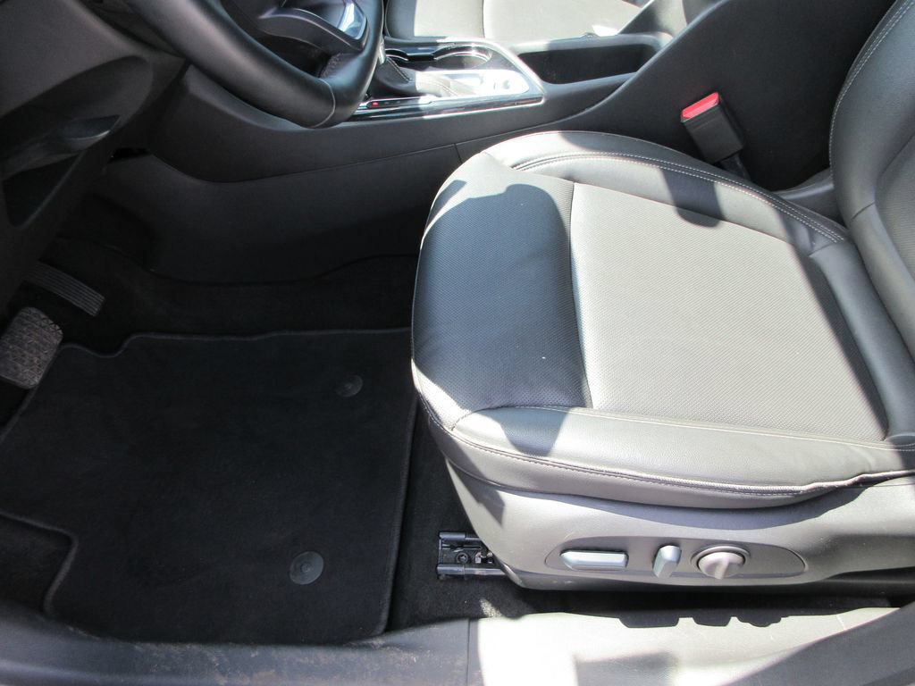 Certified 2024 Buick Encore GX Sport Touring w/ Comfort Package FWD image 22