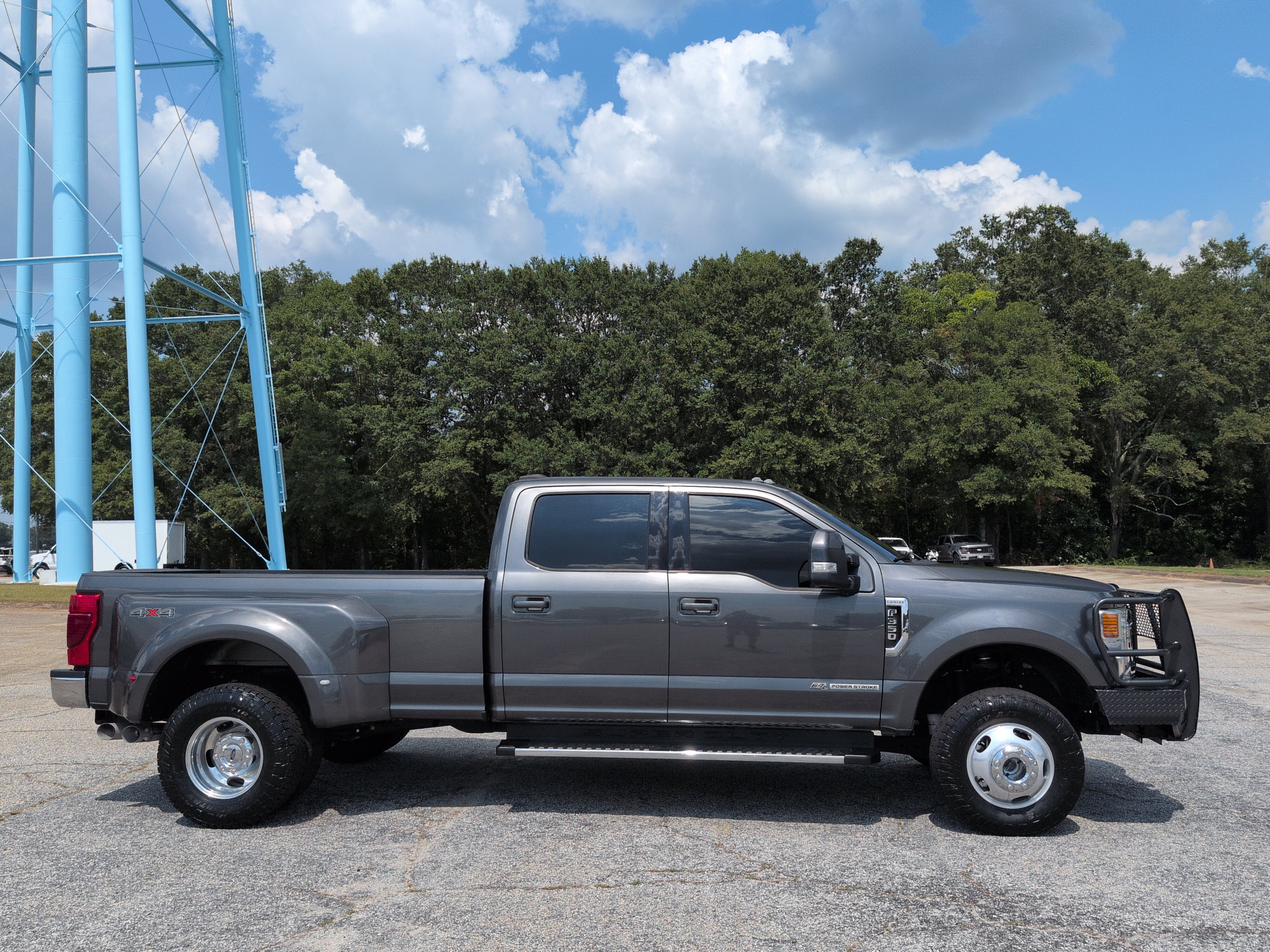 Used 2020 Ford F350 Lariat w/ Lariat Value Package AWD/4WD image 2