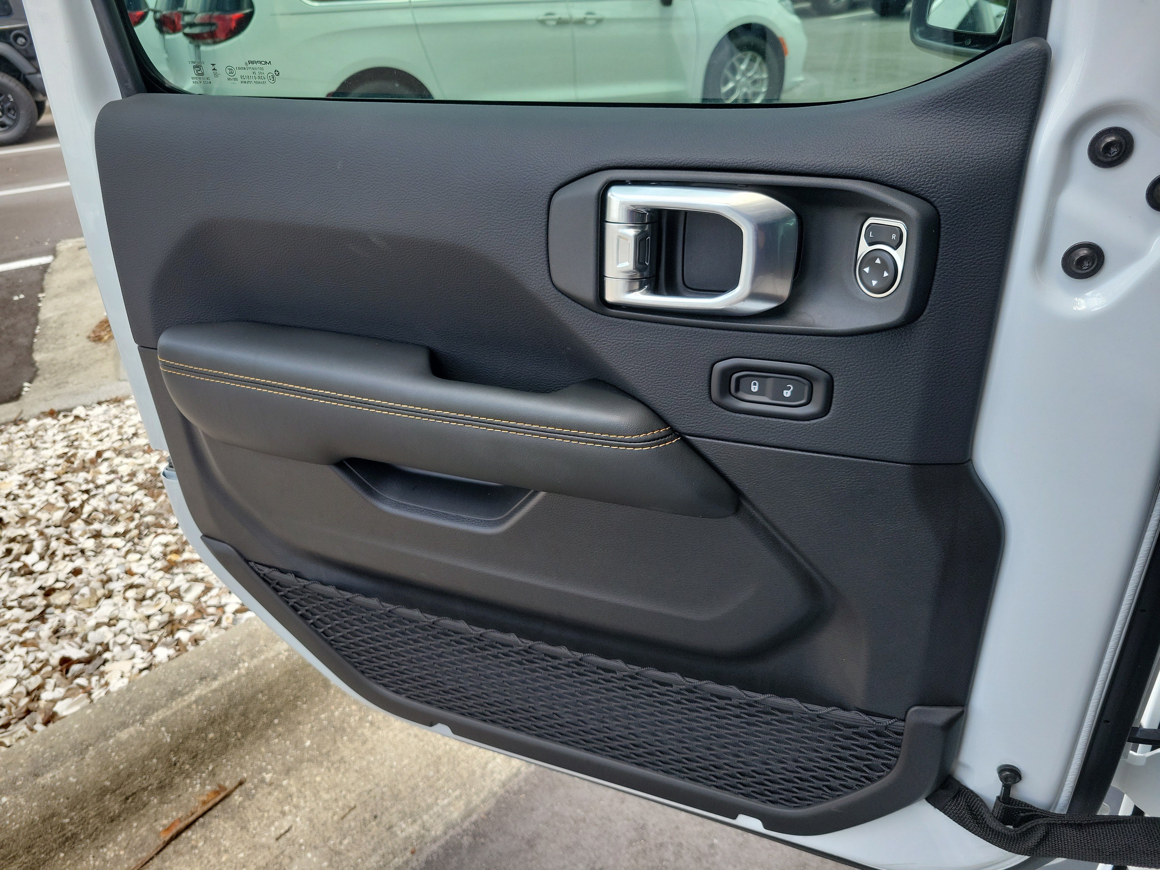 New 2026 Jeep Wrangler Unlimited Sahara AWD/4WD image 14