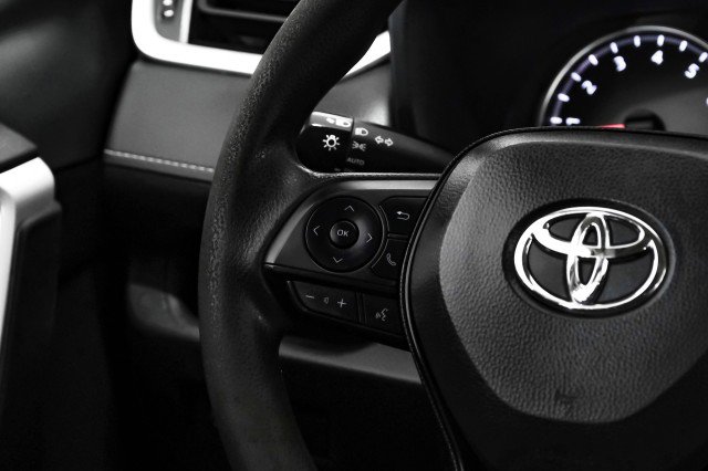 Used 2022 Toyota RAV4 XLE AWD/4WD image 16