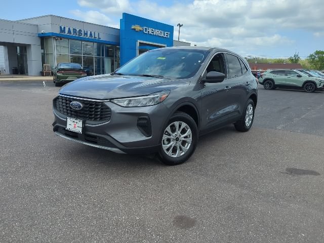 Used 2024 Ford Escape Active AWD/4WD image 2