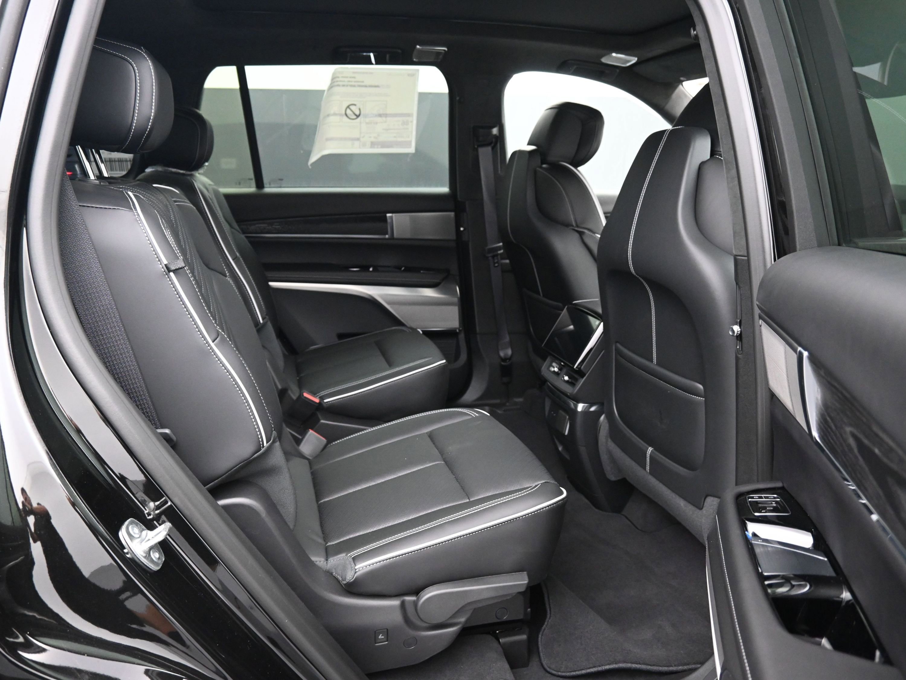 New 2026 Cadillac Vistiq Platinum w/ LPO, Floor Liner Package image 12