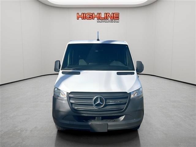 Used 2021 Mercedes-Benz Sprinter 2500 image 2