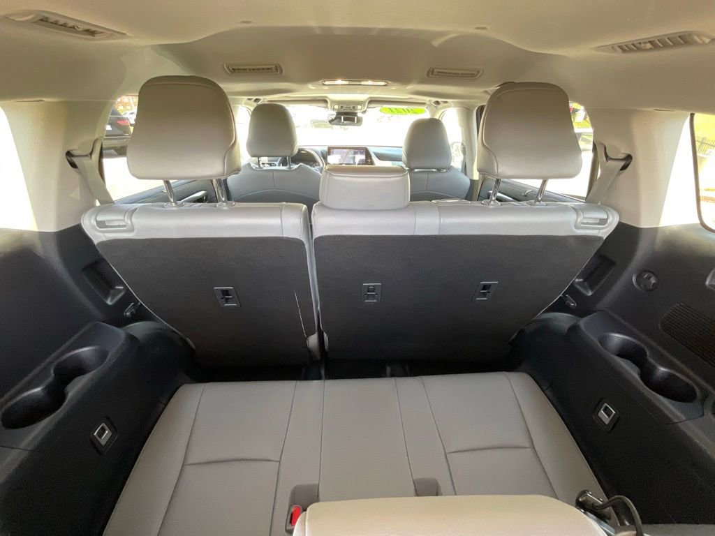 Used 2021 Toyota Highlander Limited image 19