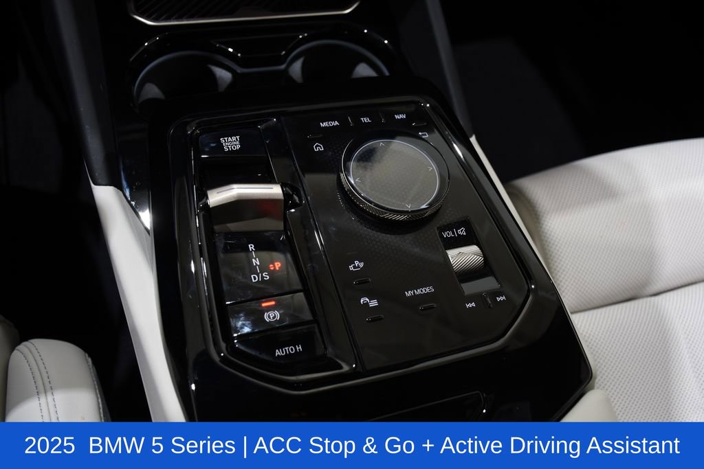 Used 2025 BMW 530i xDrive w/ Premium Package image 24
