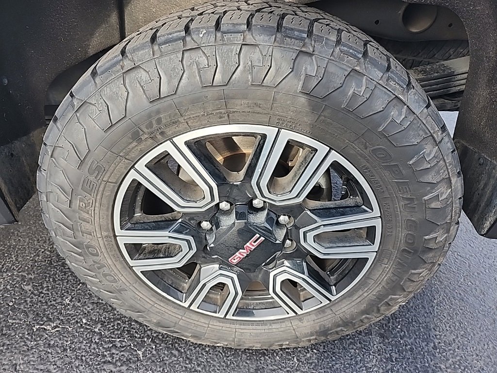 Used 2023 GMC Sierra 2500 AT4 w/ AT4 Preferred Package image 12