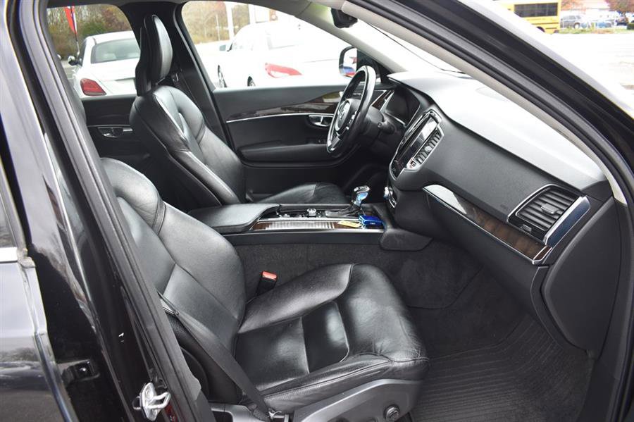 Used 2016 Volvo XC90 T6 Momentum w/ Momentum Plus Package image 25