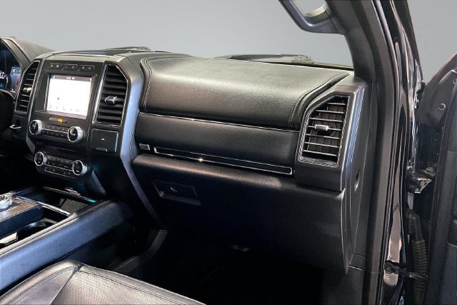 Used 2018 Ford Expedition Limited w/ Equipment Group 302A AWD/4WD image 26