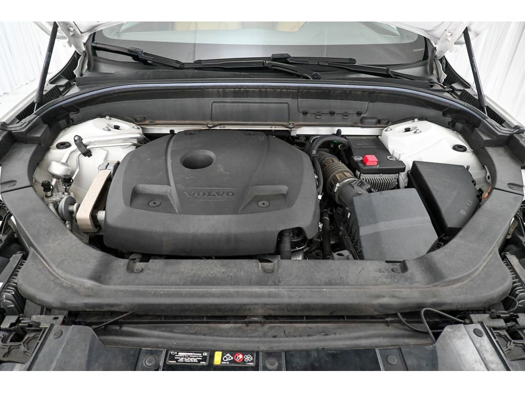 Used 2018 Volvo XC60 T6 Momentum w/ Vision Package image 55