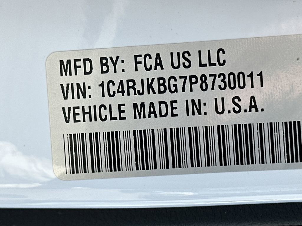 Used 2023 Jeep Grand Cherokee L Limited w/ Black Appearance Package image 35