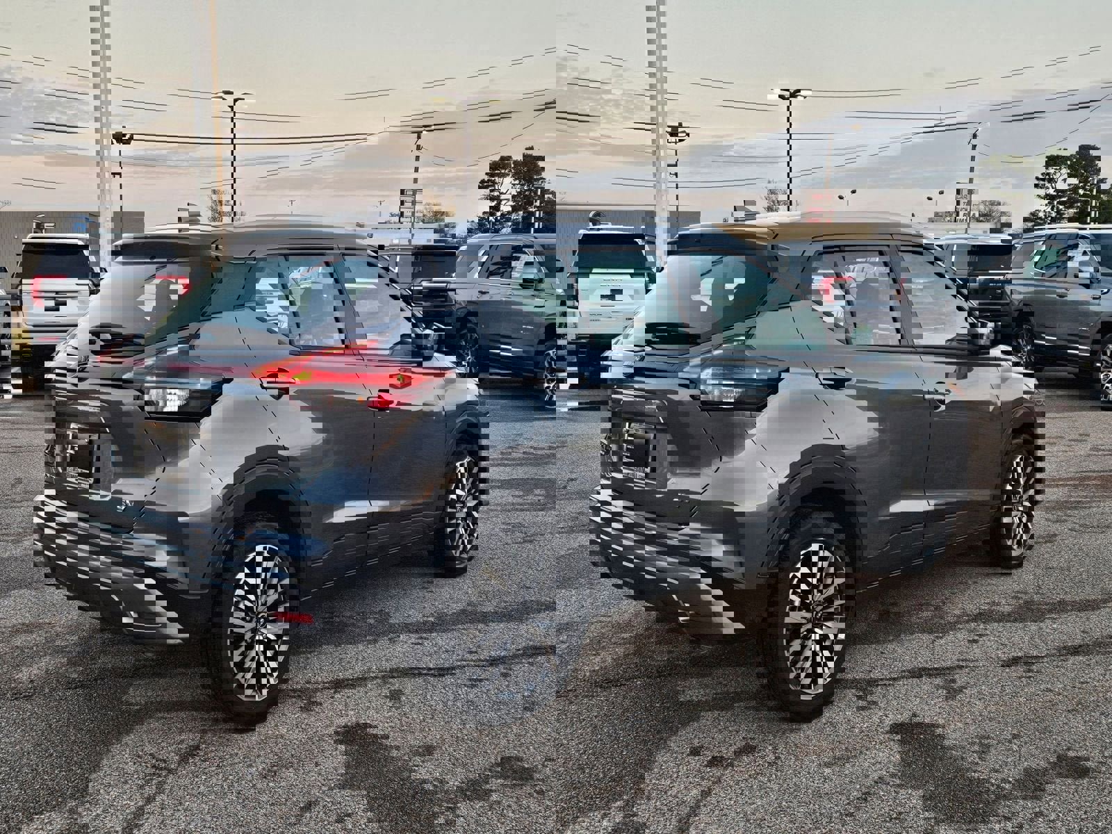 Used 2024 Nissan Kicks SV image 6